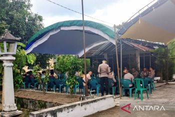 Rumah duka AKP Anumerta Budiyanto di OKU Timur dipenuhi warga