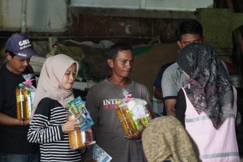 PLN UID Kalselteng laksanakan aksi sosial Srikandi Berbagi