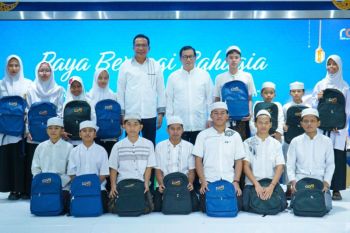Bank Raya salurkan ratusan paket bahan pokok ke 11 kota