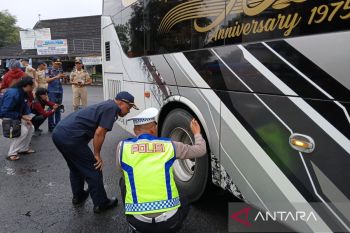 Satlantas Polres Temanggung  "rampcheck" di Terminal Madureso