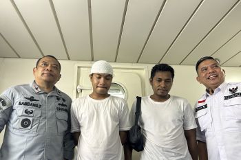 Bakamla-Pemprov Kepri jemput 2 nelayan usai dibebaskan dari Malaysia