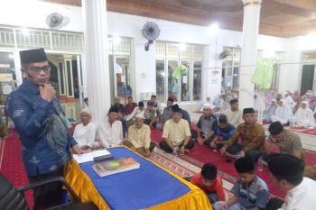 Wabup Risnaldi Ibrahim lakukan Safari Ramadhan di Masjid Darussalam Pasar Baru Bayang