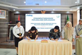 Kejati Sumbar-Bulog teken kerjasama tangani sengketa bidang Datun
