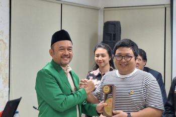 Juara Ibnu Chaldun IM Fide Rated Tournament diganjar beasiswa kuliah