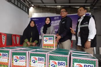 BRI bagikan 1.500 paket sembako bagi anak yatim di Manado