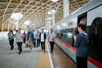 Menpar minta KCIC berikan pelayanan optimal pada masyarakat saat mudik