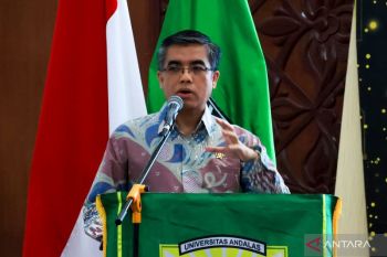 Menaker Yassierli beri kuliah umum Ilmu Ergonomi pada mahasiswa Unand