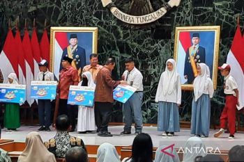 DKI kemarin, penerima KJP gratis ke TMII hingga soal demo RUU TNI