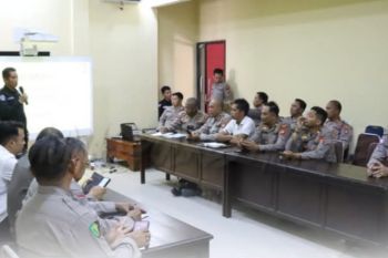 Polres Majene latih anggotanya bijak gunakan medsos
