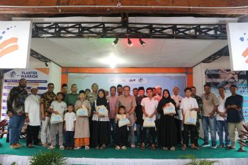 Pembagian Tali Asih PT Bakrie Pasaman Plantations dalam rangka bulan suci Ramadhan