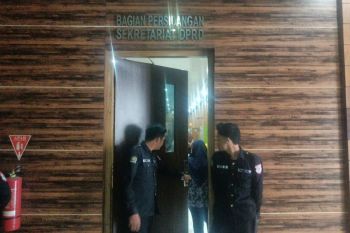 KPK geledah Kantor DPRD OKU pasca-OTT anggota dewan