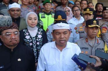 Gubernur Jabar pastikan kondisi jalan di jalur mudik baik