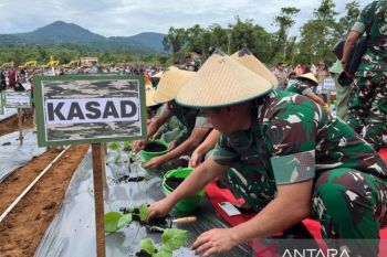 KSAD enderal TNI Maruli Simanjuntak tinjau hasil pembangunan program TMMD di Morowali Sulteng