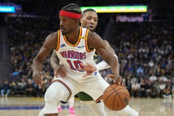 Triple-Double Butler antar Warriors taklukkan Raptors