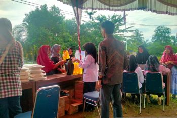 Disperindagnaker Agam gelar pasar murah tekan inflasi jelang Idul Fitri