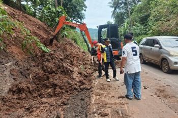 Pemprov Lampung percepat perbaikan drainase jalan Lempasing-Padang Cermin