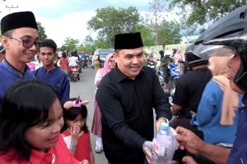 SMPN 4 Sampit tumbuhkan jiwa sosial murid melalui berbagi takjil