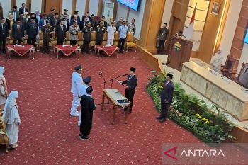 Gubernur ASR lantik Bupati dan Wabup Buton Tengah periode 2025-2030