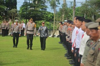 Sekda Lampung Barat pimpin apel gelar pasukan Operasi Ketupat Krakatau 2025