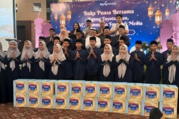 Toyota santuni anak Panti Asuhan Pekanbaru
