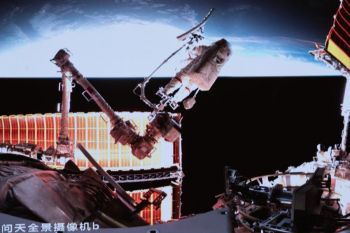 Kru Shenzhou-19 tuntaskan rangkaian "spacewalk" ketiga