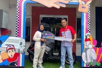 Warga Yogyakarta ini bawa motor dari JNE usai menangkan JLC Lucky