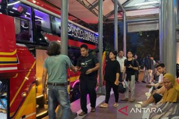 Kepadatan pemudik mulai terlihat di Terminal AKAP Payung Sekaki