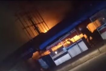 Pasar Sungai Limau Padang Pariaman terbakar Minggu dini hari
