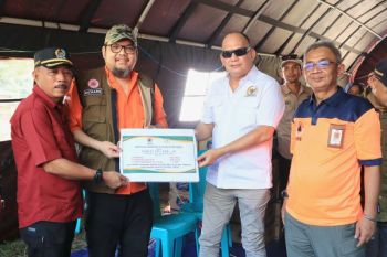 Pemkab Parigi terima bantuan logistik bencana dari DPR dan BNPB