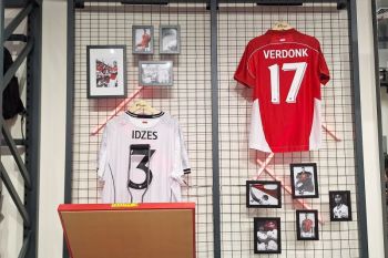 Jay Idzes dan Verdonk jadi jersei timnas dengan name set yang laris