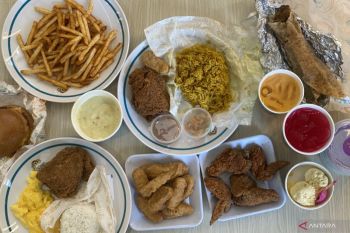 Mencicipi ayam bumbu khas timur tengah sambil bersedekah ke Palestina