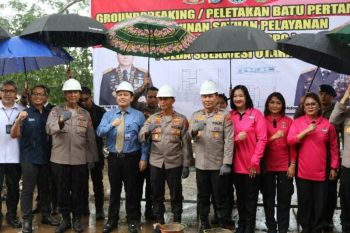 Kapolda Sulut lakukan peletakan  batu pertama pembangunan SPPG