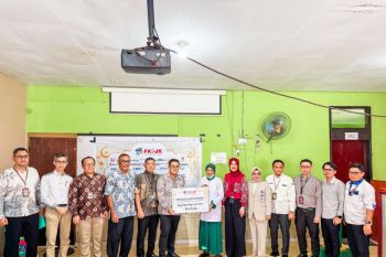 FK-IJK Sulteng serahkan bantuan sosial melalui Baznas