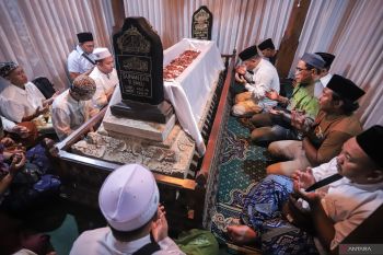 Tradisi malam selawe di Gresik