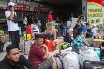 Pemudik mulai padati Terminal Kalideres Jakarta