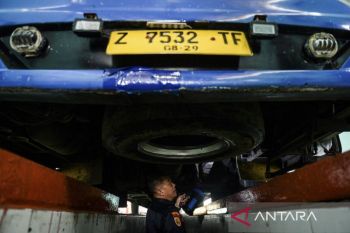 Pemeriksaan kelaikan armada bus mudik gratis