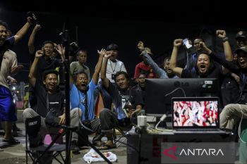 Nobar Timnas Indonesia lawan Bahrain di Pelabuhan Merak