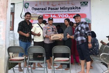 PT Maju Aneka Sawit salurkan 6.500 liter Minyakita bantu masyarakat