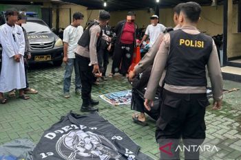 Polisi tangkap 21 remaja karena melakukan konvoi motor di Jakpus