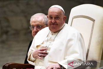 Paus Fransiskus tinggalkan rumah sakit pada Minggu, 23 Maret 2025