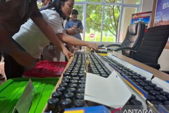 Polda NTT membongkar jaringan peredaran obat keras Poppers di Kupang