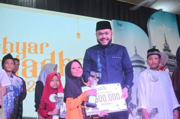 Wali Kota Padang Fadly Amran menutup secara resmi Pesantren Ramadan dan Gebyar Ramadan 1446 H