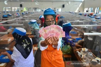 Anggota DPR RI usul THR dibayarkan dua minggu sebelum Lebaran
