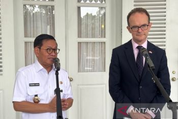 Jakarta, UK discuss transport, education cooperation success