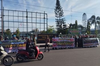 Ormas di Kotim berbagi takjil wujud syukur pengesahan UU TNI