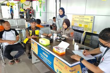 Polda Sulteng dan Jasa Raharja berikan pelayanan kesehatan bagi pemudik