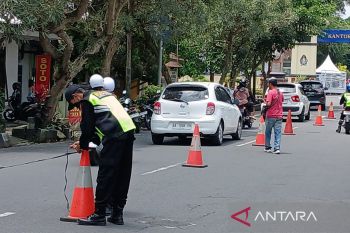 Halaman  Kantor Bupati Temanggung difungsikan untuk jalur mudik
