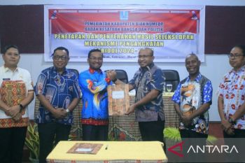 Timsel serahkan 6 nama anggota terpilih DPRK Biak Numfor jalur otsus ke pemkab