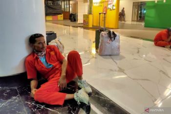 Lomba angkat beban di Pelabuhan Merak; Thorir VS troli