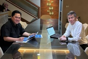 Bahas pengembangan perwasitan, Erick Thohir bertemu Komite Wasit Jepang